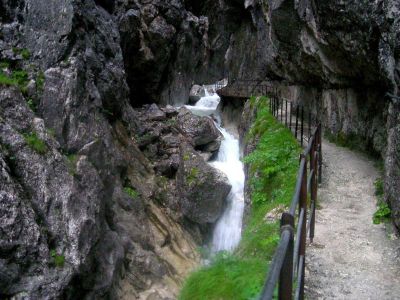 001-Im Eingangsbereich zur Hoellentalklamm